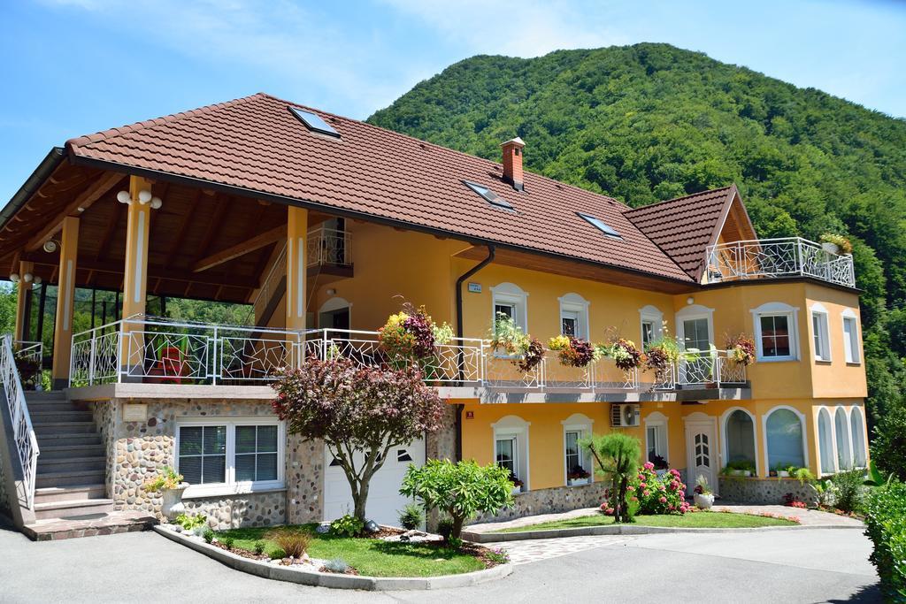 Apartment Sotocje Dolenja Trebusa Exterior foto