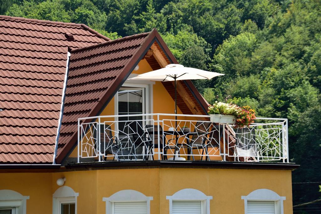Apartment Sotocje Dolenja Trebusa Exterior foto